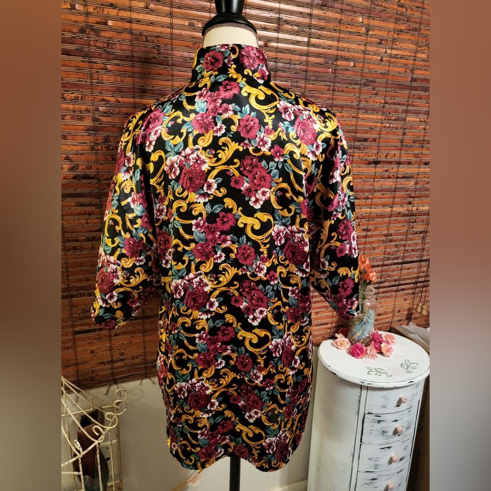 Elegant Floral Satin Women's Shirt - Picture 3 of 6